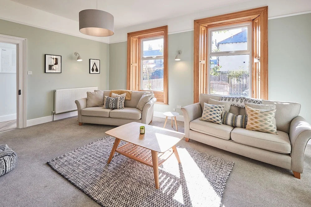 Host Stay Cheviot House