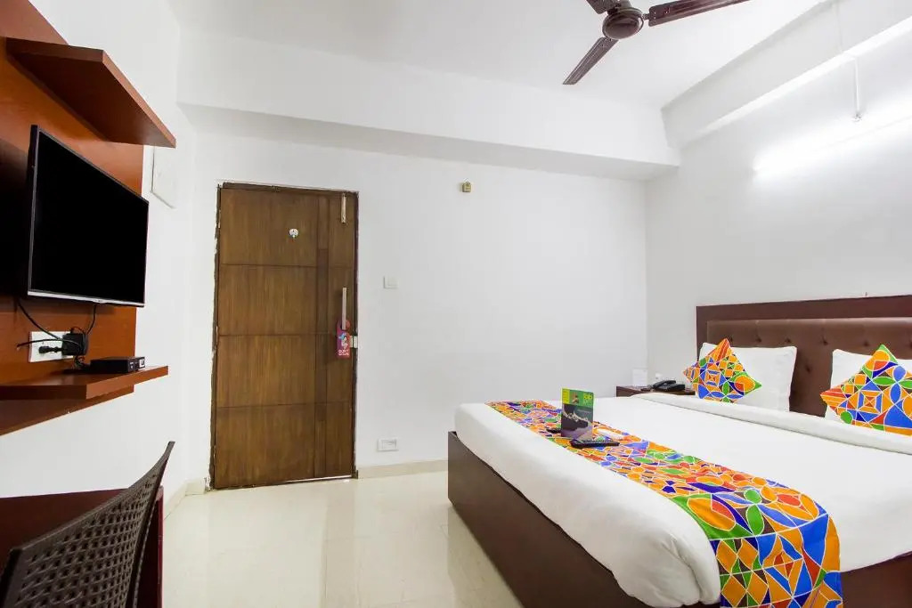 FabHotel Limestone Suites - Near Yashoda Hospitals, Somajiguda