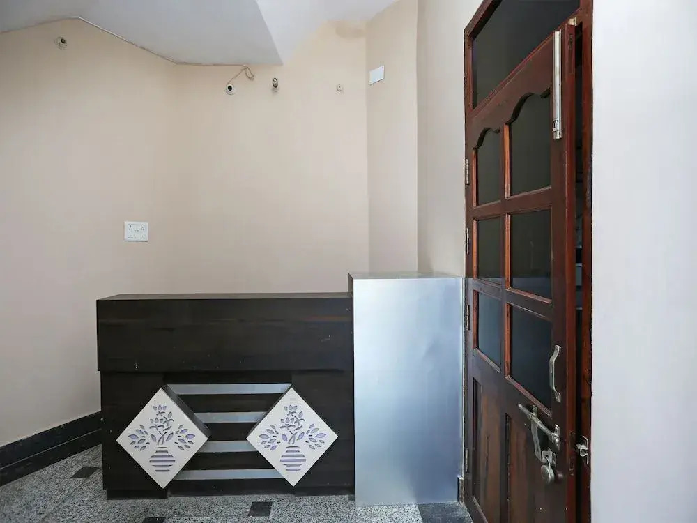 OYO 18324 Sahani Guest House