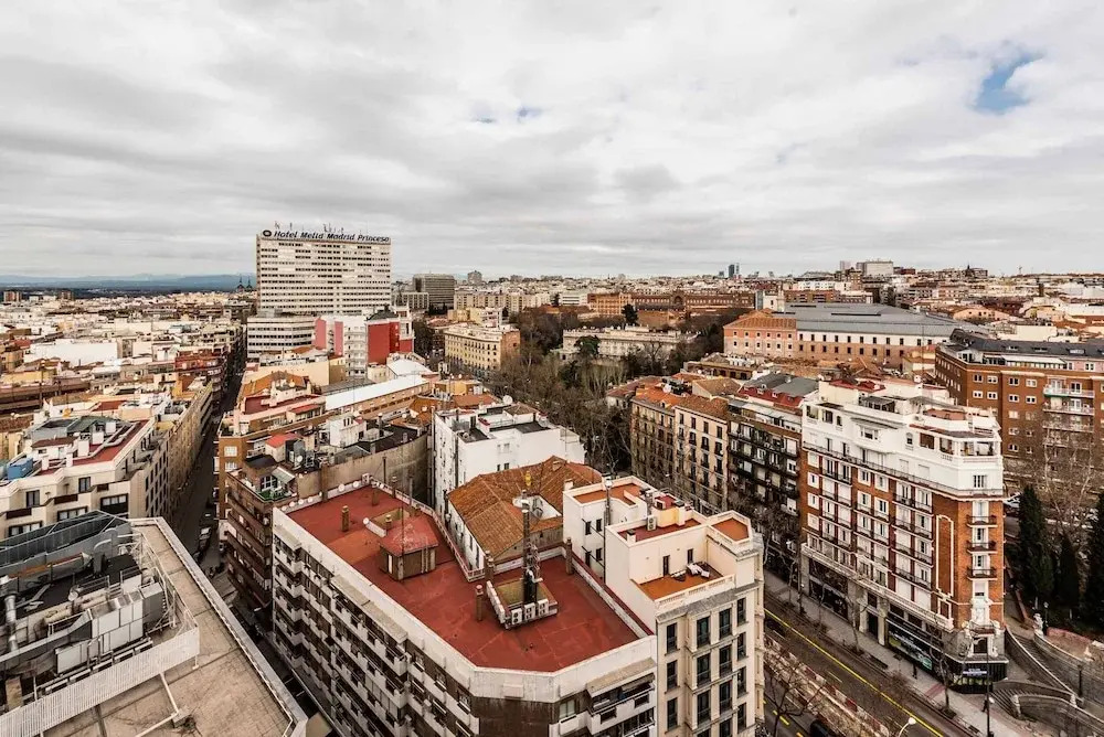 Fantastic studio in Princesa Street by Allô Housing