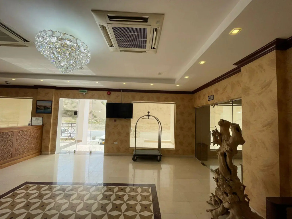 ROYAL HOTEL