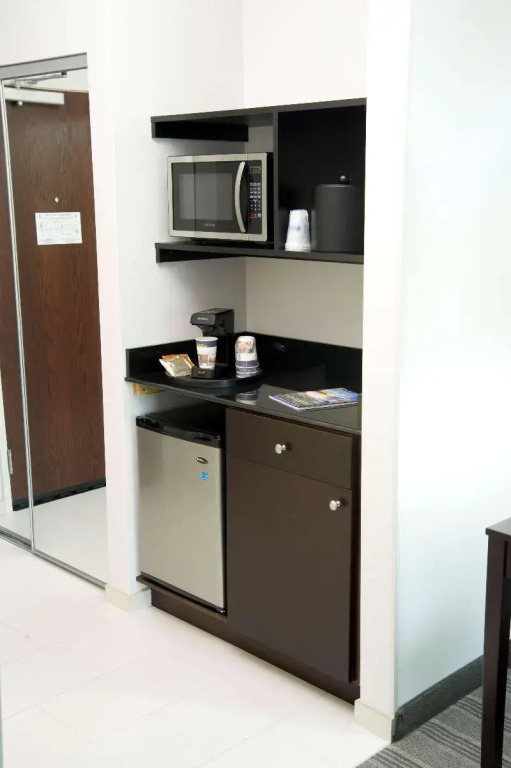Best Western Harbour Inn & Suites Huntington - Sunset Beach