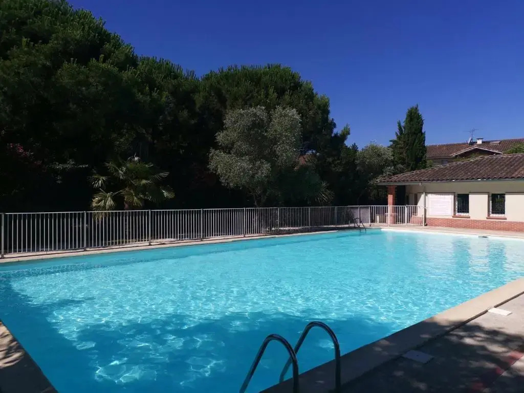 TOULOUSE appartement avec chambre séparée/Métro/Piscine
