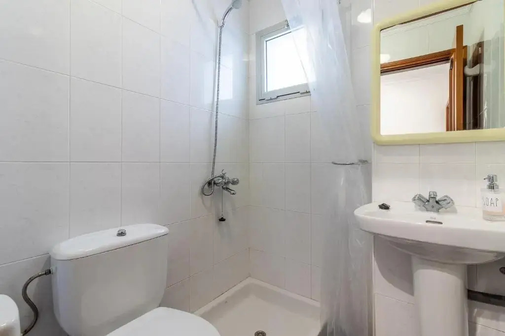 Flatguest Cicer - 3bdr + Balcony + Beach