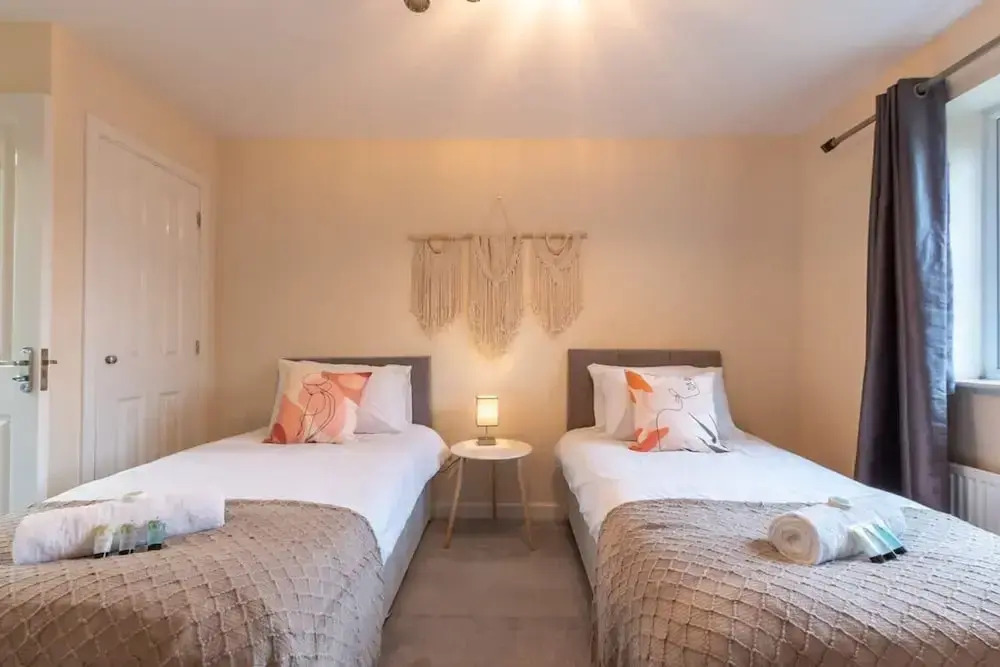 Host Stay Moresby Way