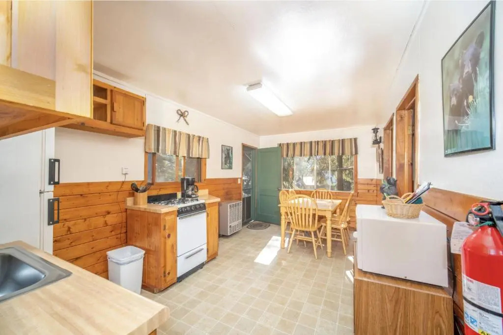 Bear Paw Lodge & Vacation Homes