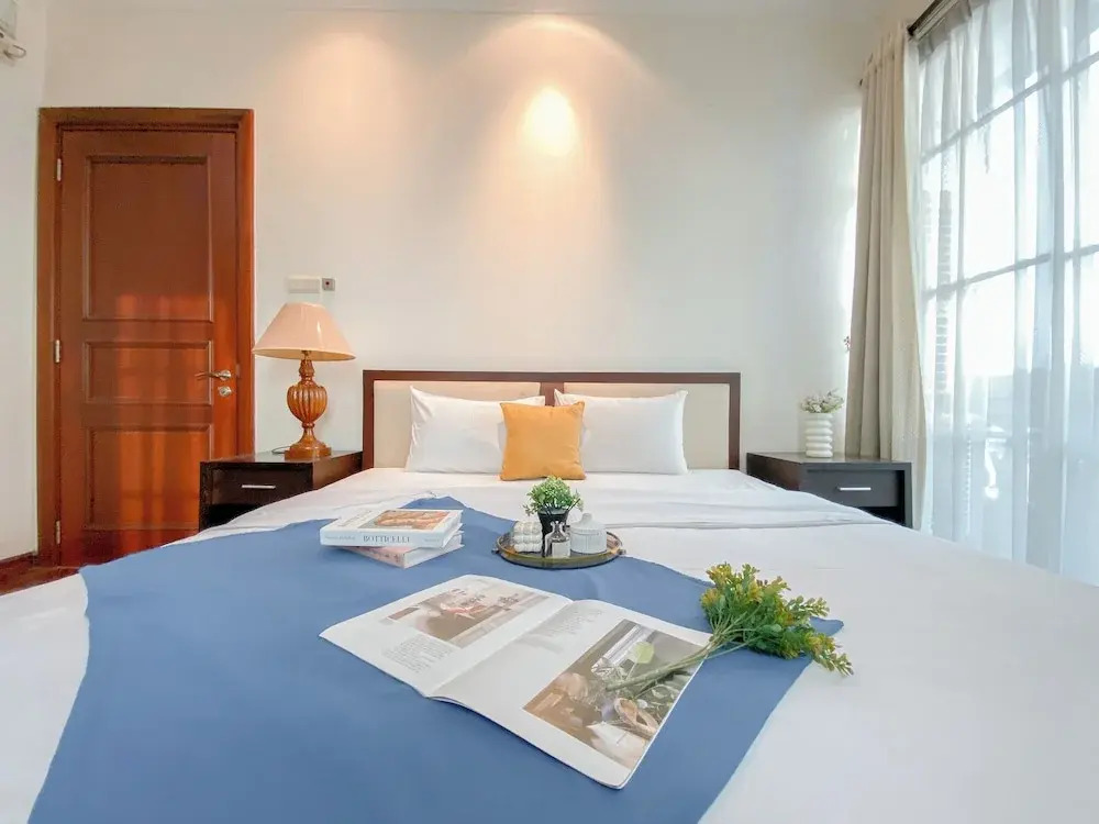 Spacious 2Br With Mall Access At Bellezza Apartment