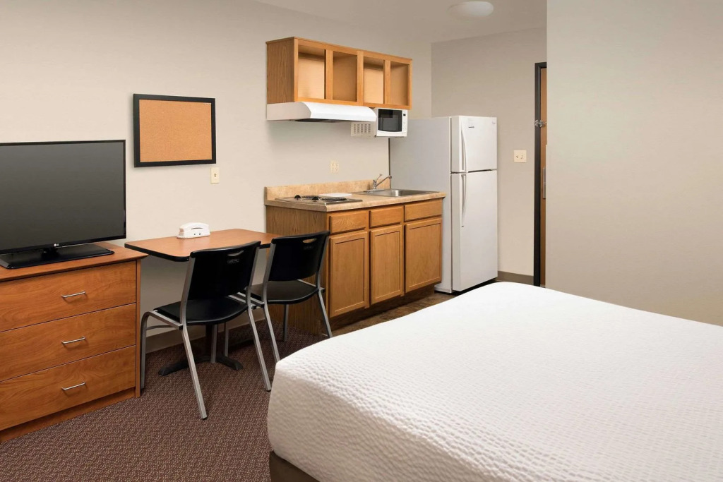 WoodSpring Suites Evansville