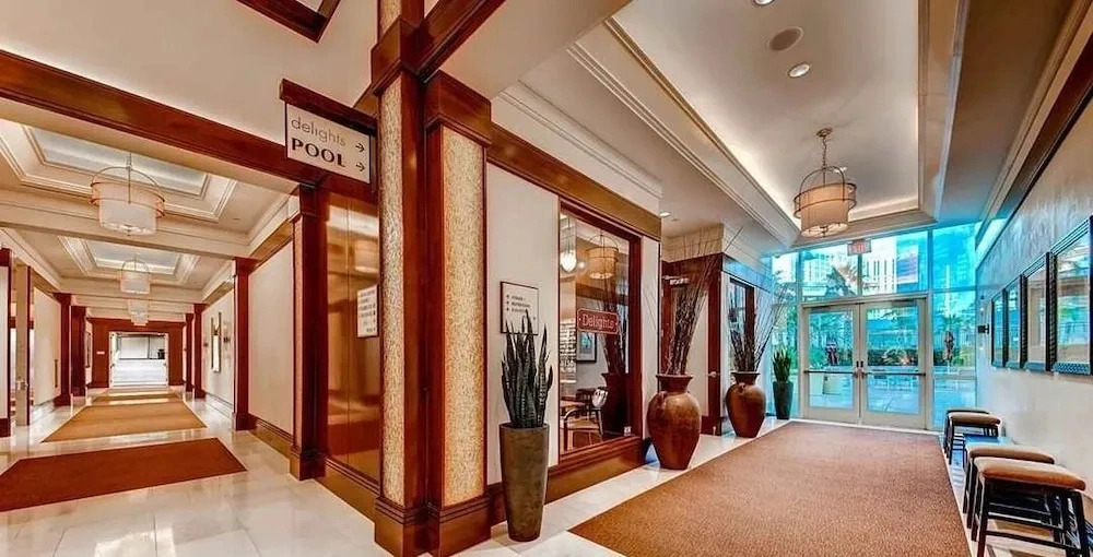 Incredible Studio Strip Views 10609