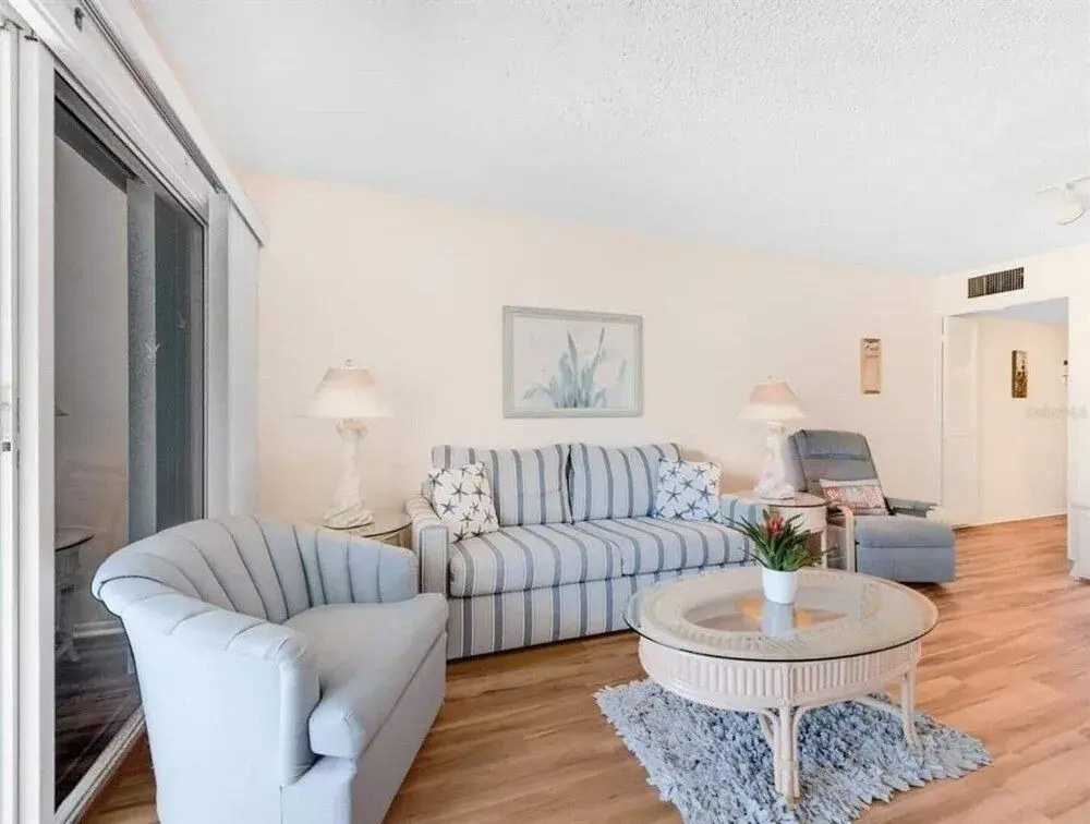 7th Heaven 1 Bedroom Condo by RedAwning