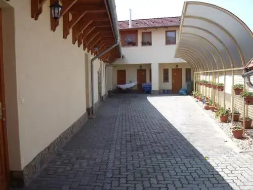 Sasi Panzió 1