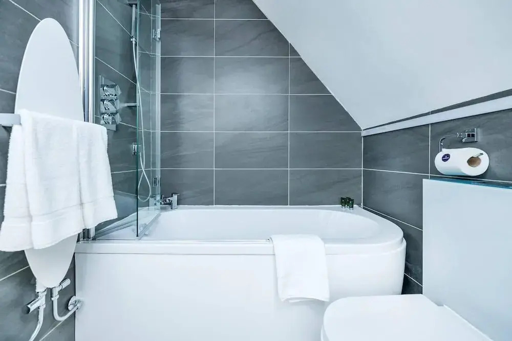 Stylish 2BR Whitechapel Flat with City Views
