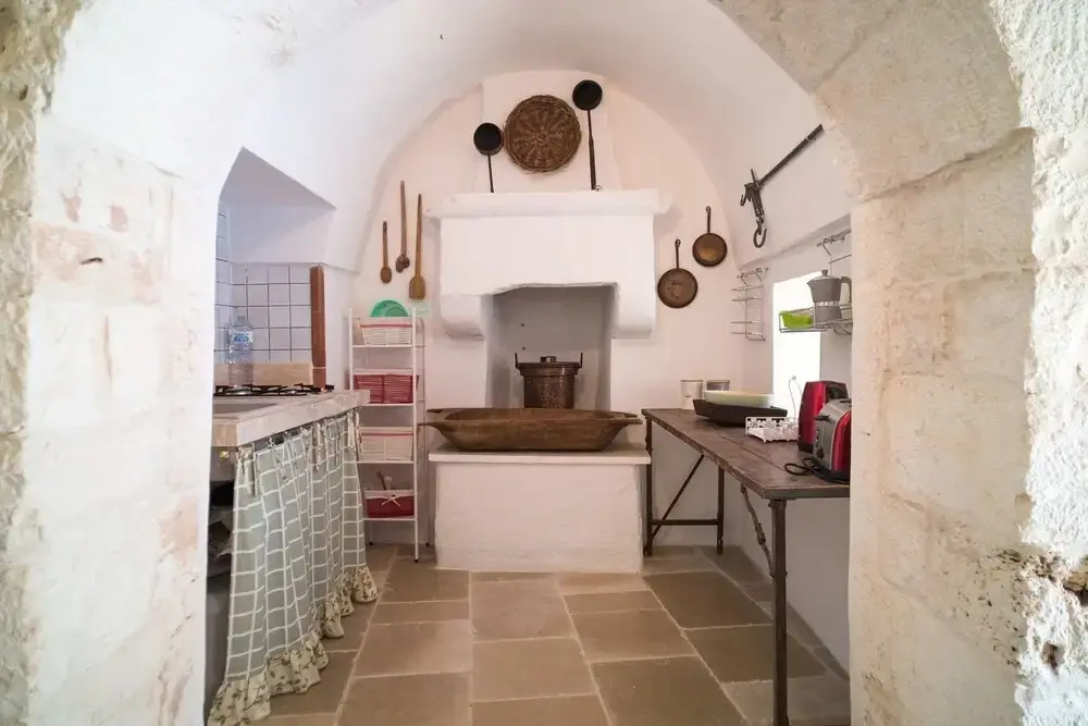Trullo Bosco Selva Fasano by Typney