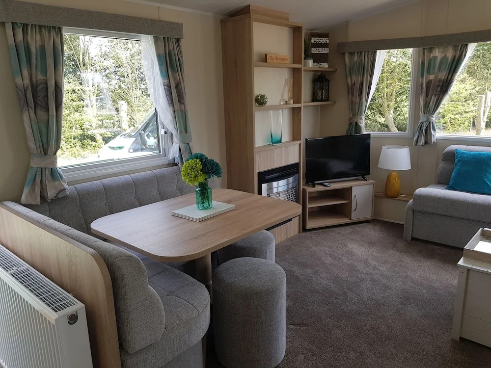 Caravan - Sleeps6-Pet friendly-Parking Available