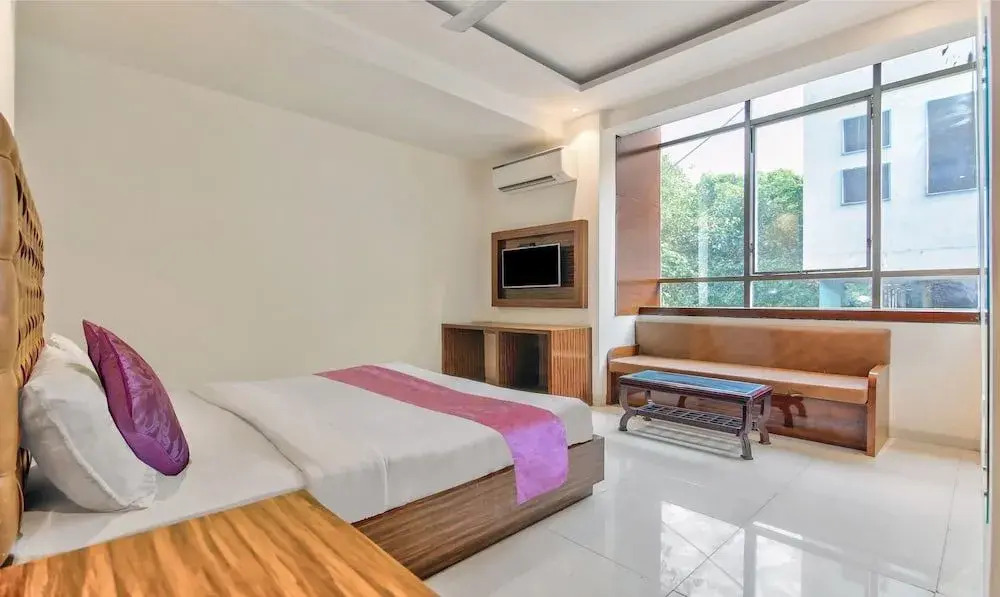 Treebo Trend Hotel Swiss