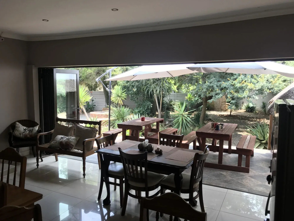 Aerotropolis Guest Lodge