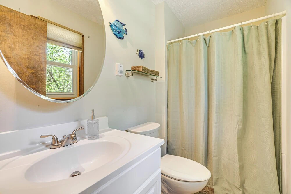 Clifton Township Home w/ Deck & Heated Sunroom!