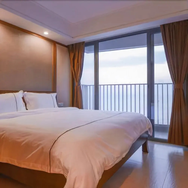 Yuhai Bay Sea View Vacation Hotel