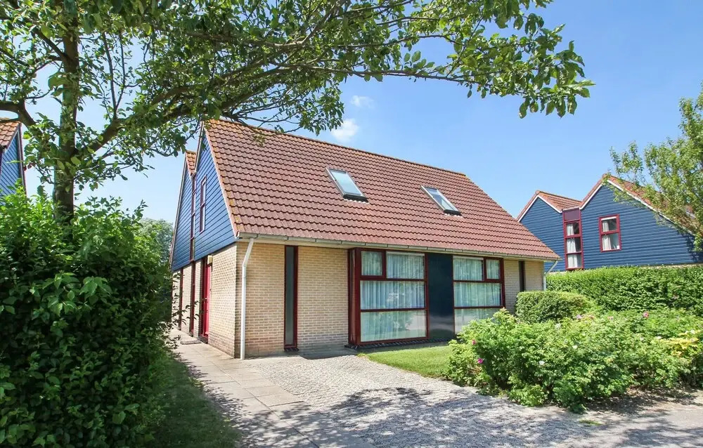 Amazing Home in Heinkenzand With Wifi and 4 Bedrooms