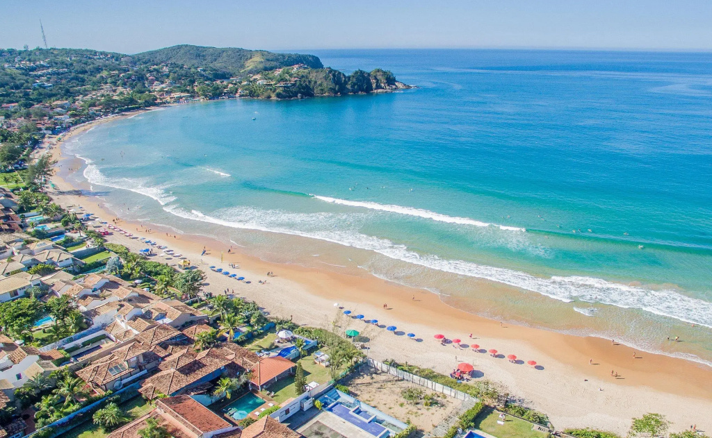Mansão Deslumbrante com Cinco Suítes, Pé na Areia de Geribá Por Luxury Rentals