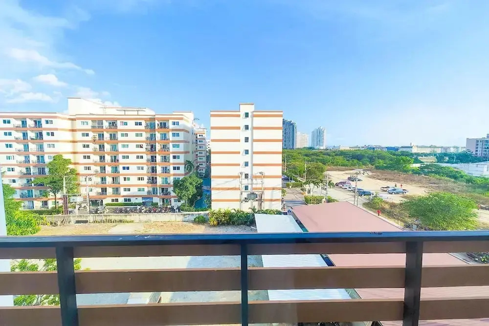Sea Breeze Jomtien Residence