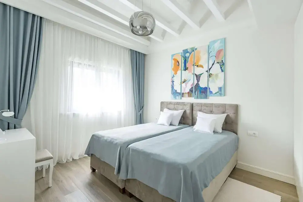 Lustica Apartments Central Bay