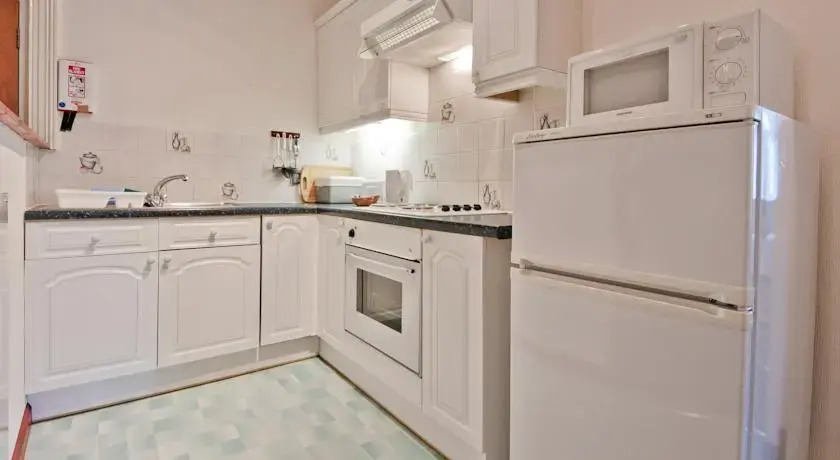 Burley Court Apartments
