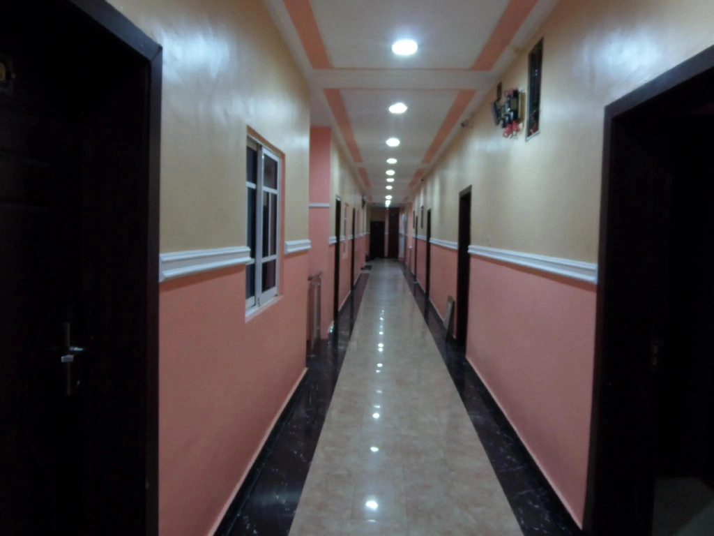 Отель Alheri Suites