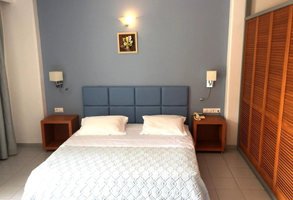 Caravel Hotel Apartments