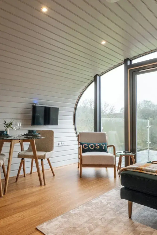 Unique 1 BD Eco-Retreat in Old Chalford