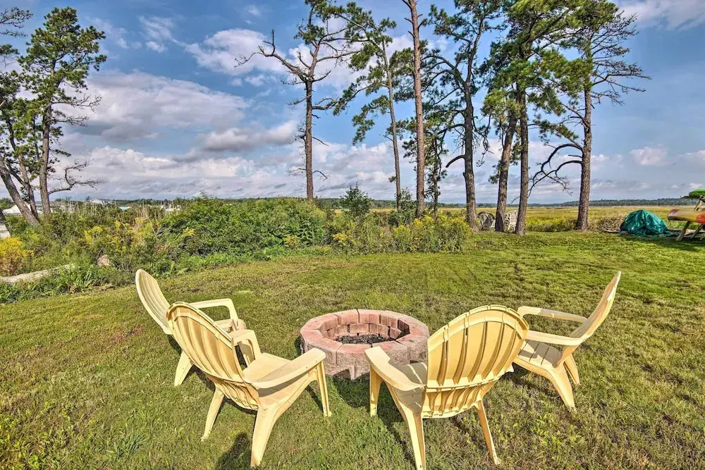 Charming Pine Point Cottage - 2 Blocks to Ocean!
