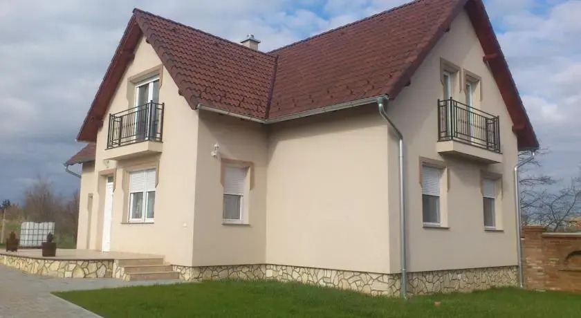 B.É.ZS. Apartman