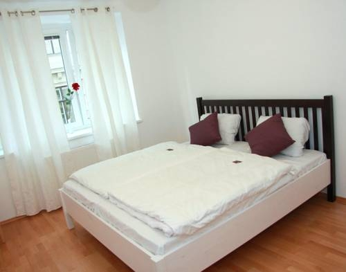 Livingston Apartment Premium