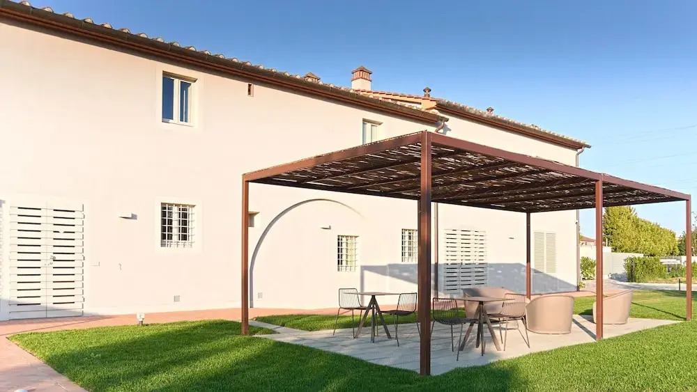 Modern Apartment in Agliana with Shared Garden