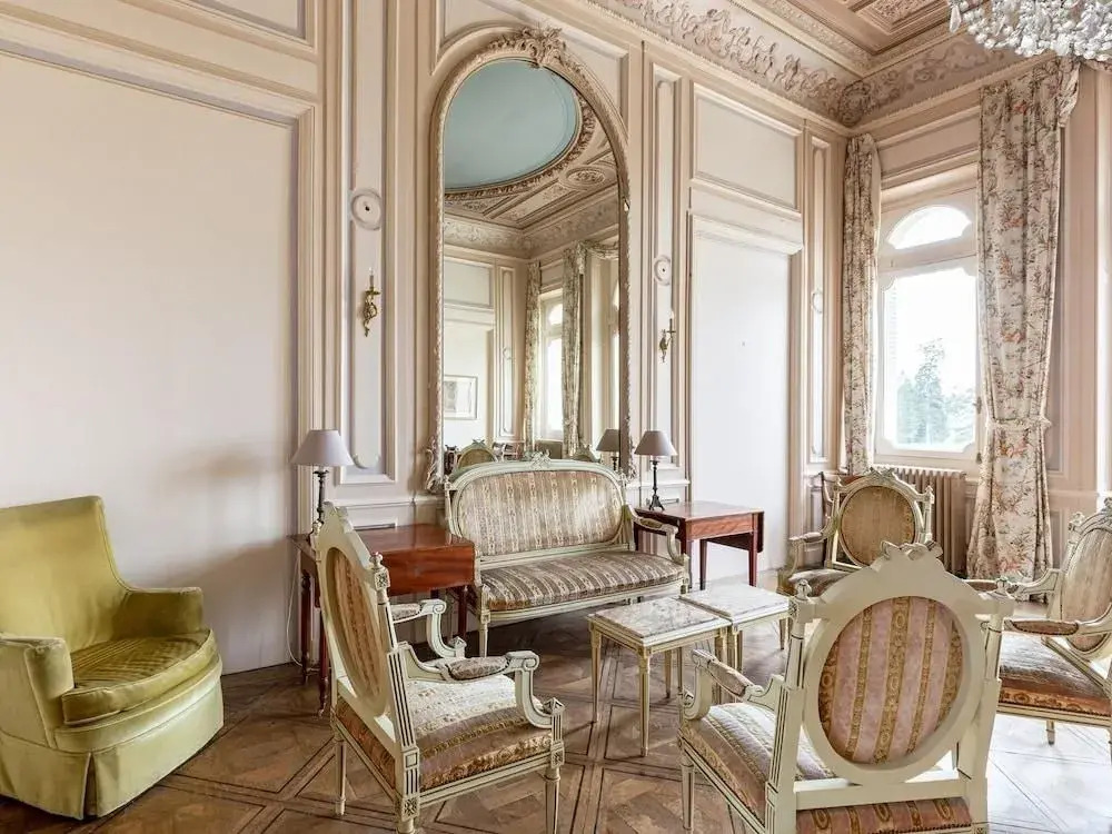 Apartment in Castle at Ocquerre With Swimming Pool