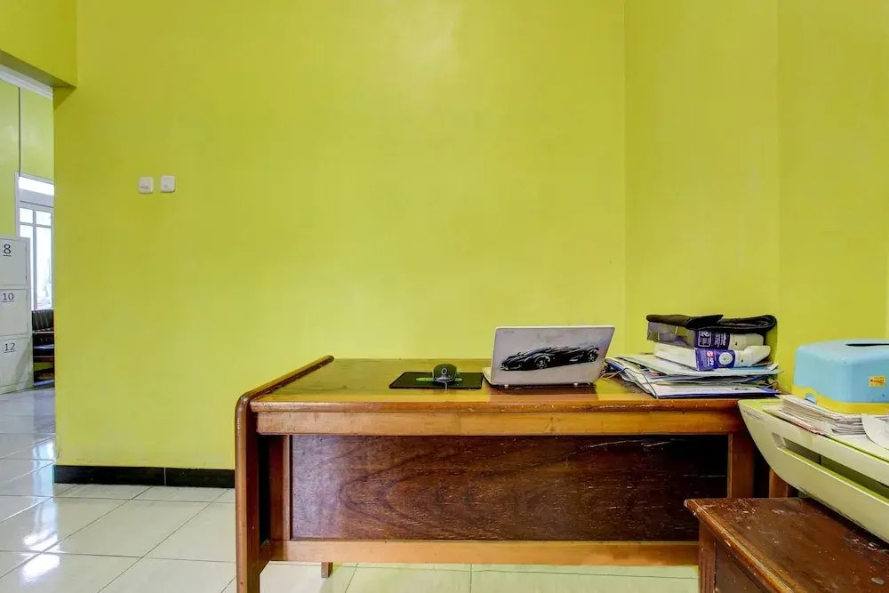 SPOT ON 92611 Lobak Hostel CapsuleNearAyam Goreng Terowongan