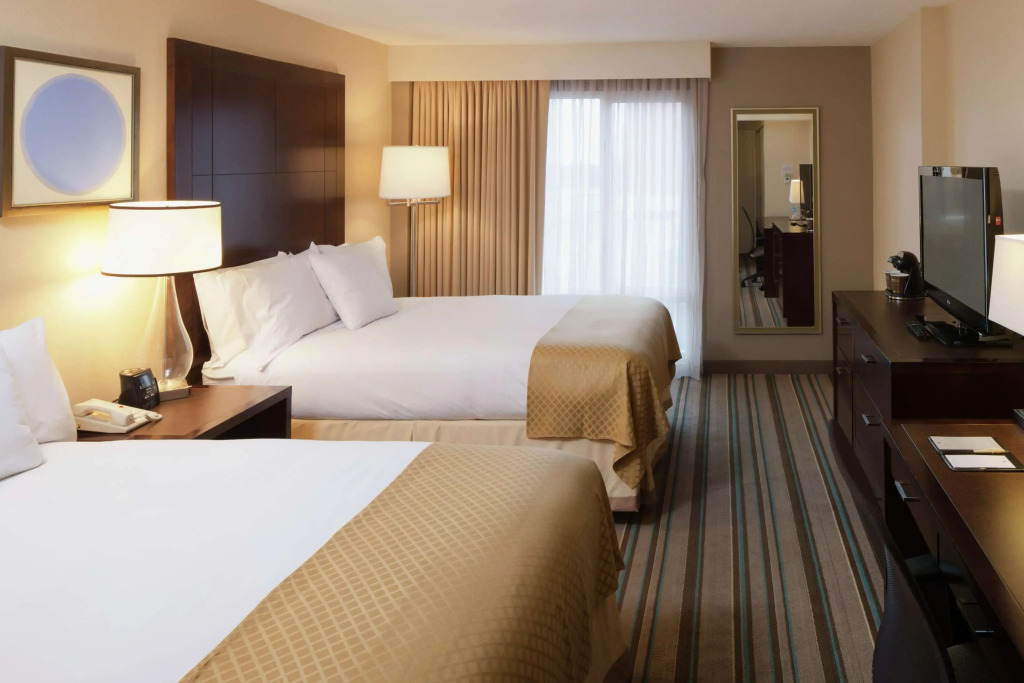 DoubleTree by Hilton Hotel and Conference Center Chicago North Shore