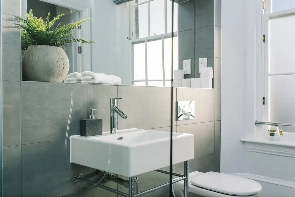 JOIVY Apartments - Huge 5* Georgian Apartment - Great Location