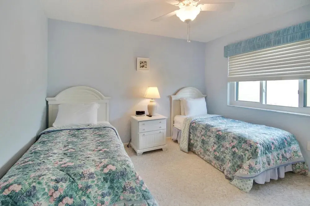 Land's End 406 Building 7 Beachfront With Private Balcony!