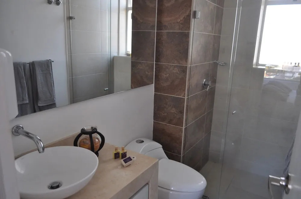 Sea View Apartment with Swimming Pool & Hot Tubs