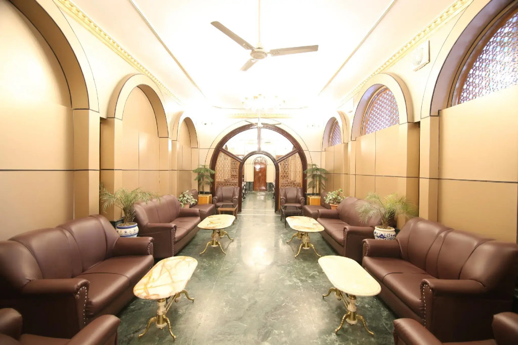 Capital O 37894 Hotel International