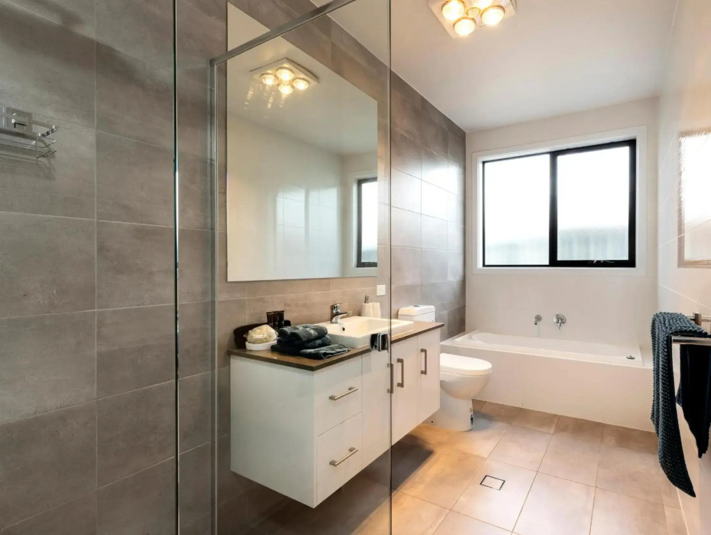 Cozy Getaway, King Bed with TV, NBN, Nespresso Coffee Machine
