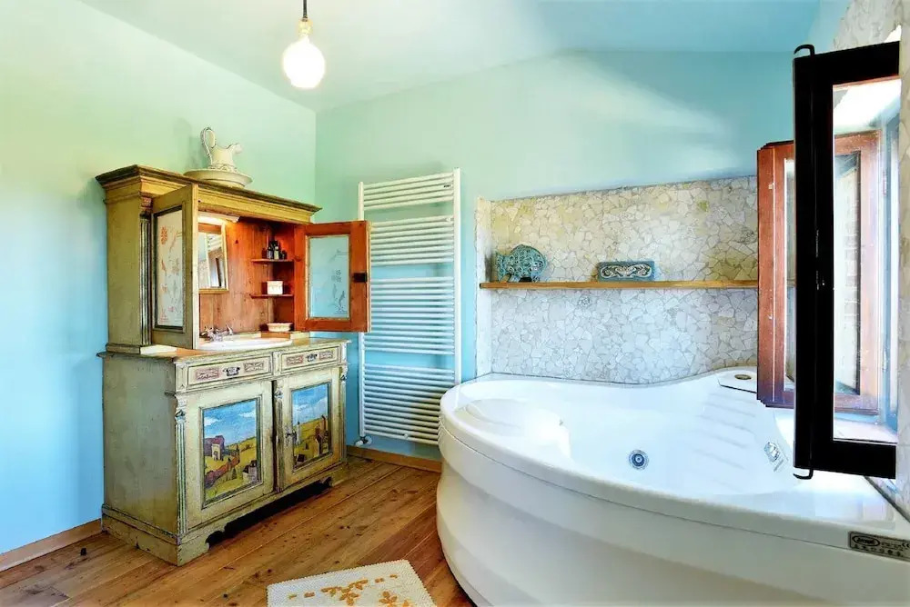 Elegant Villa in Montecosaro Italy with Hot Tub