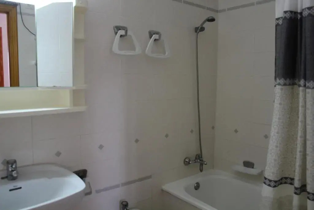Riumar "Lorenzo", 400m to beach, private pool, On-Site-Service, dog beach