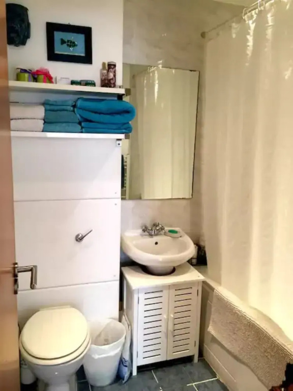 Large 1 Bedroom Flat Near Brixton
