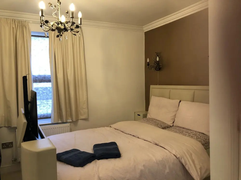 Apartment - Sleeps 4 - Balcony - Sea View