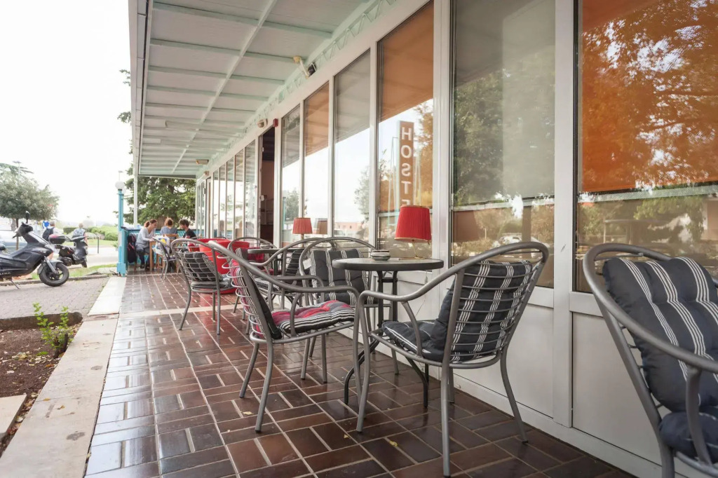 Roundabout Hostel - hostel