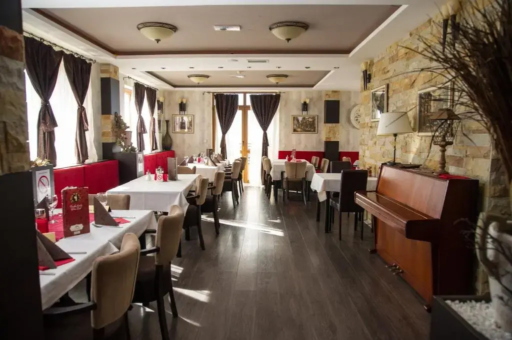 Premier Lux 38 Milmari