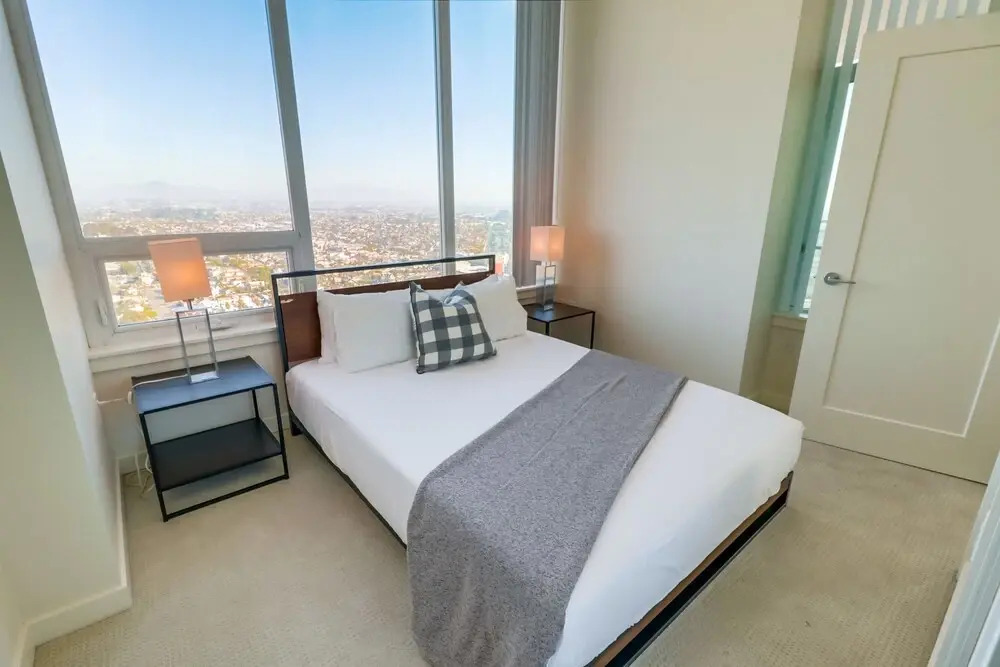 Central Downtown 3BR Corporate Rentals