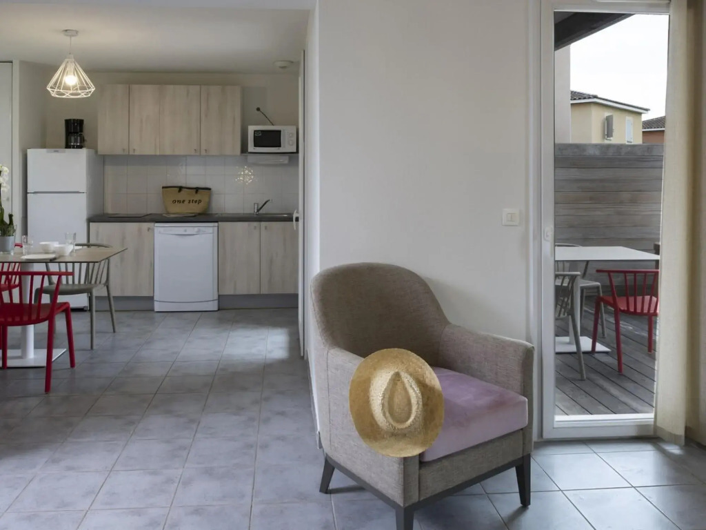 Holiday home in Mediterranean style with air con and bubble bath